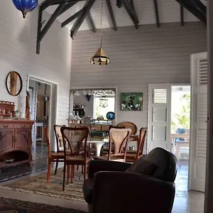  Hébergement de vacances La Maison Bleue Guadeloupe